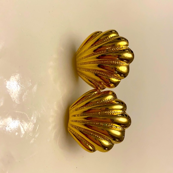 Vintage earring